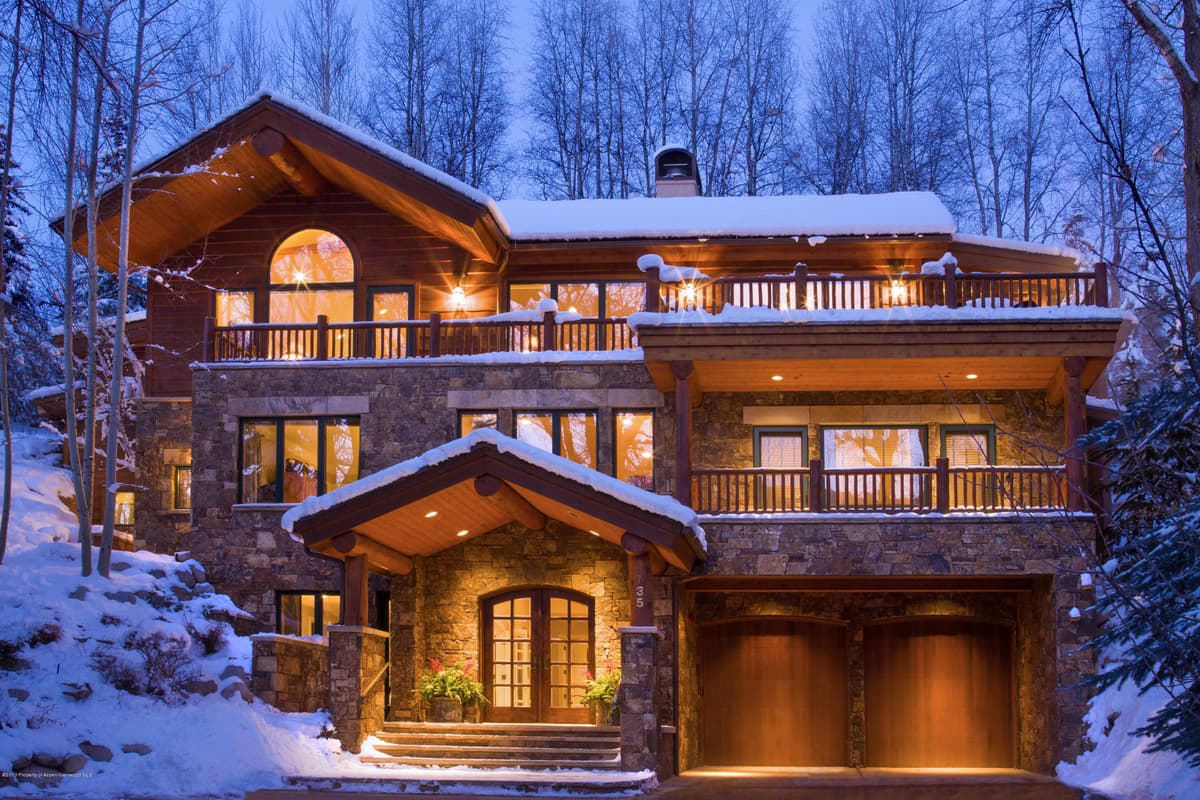 Vail Mortgage Strategies: VA and Jumbo Loans in 2025